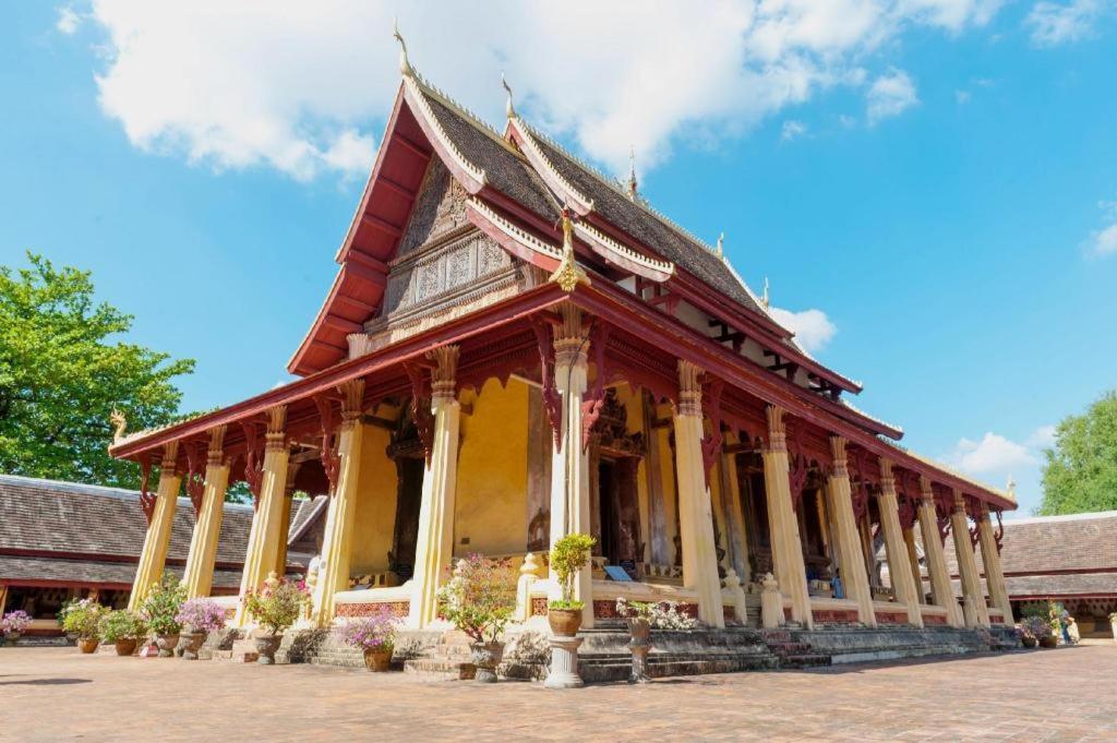 Dhavara Boutique Hotel Vientiane Exterior photo