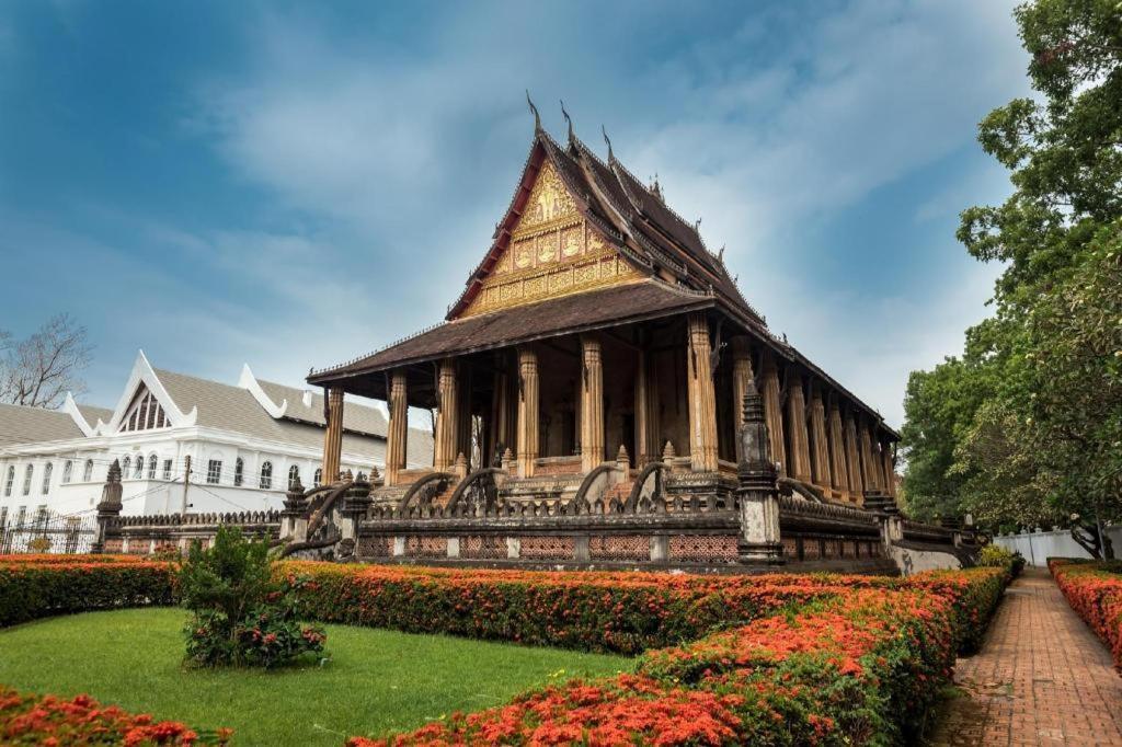 Dhavara Boutique Hotel Vientiane Exterior photo